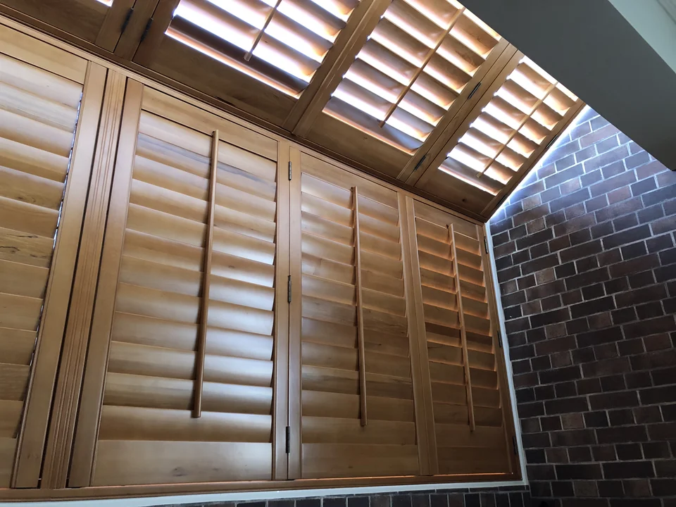 Shutters from wall to skylight